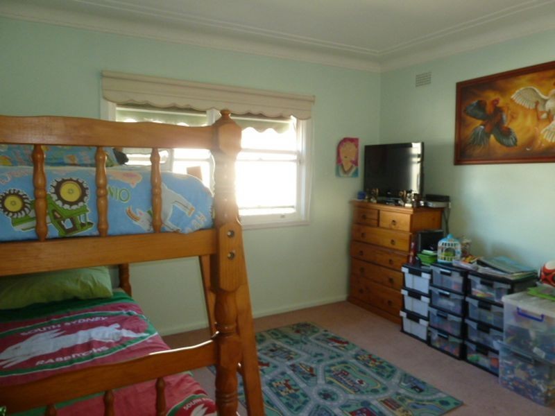 9A Hawkey Crescent, Camden NSW 2570