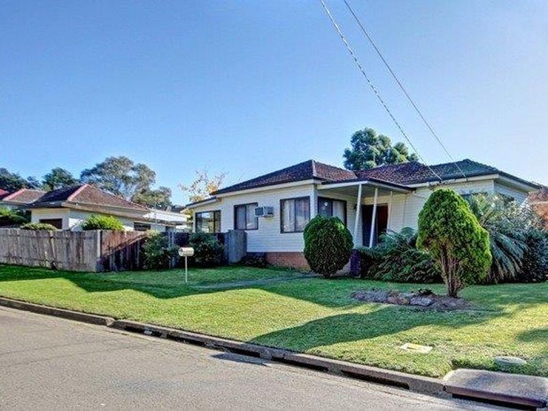 86 Lorraine Street, Peakhurst Heights NSW 2210