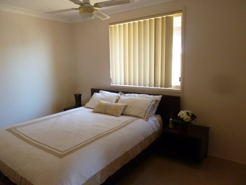 100 Welling Drive, Narellan Vale NSW 2567