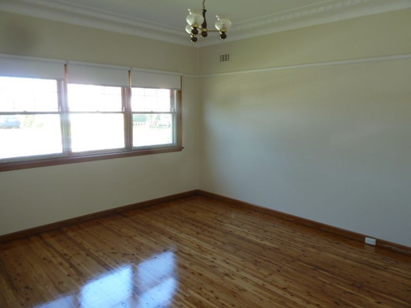 36 Rona Street, Peakhurst NSW 2210