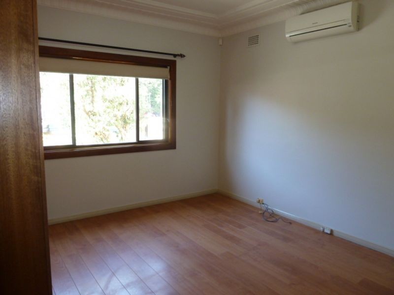 48 Universal Road, Mortdale NSW 2223