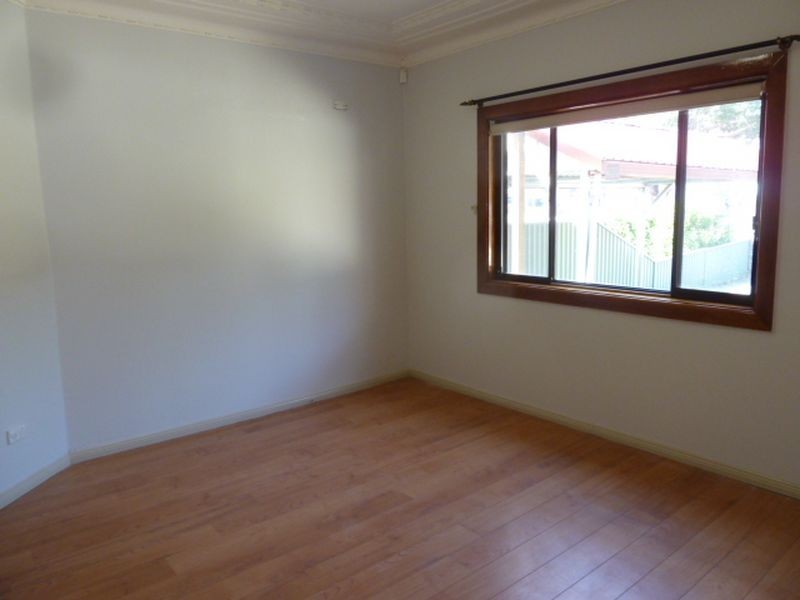 48 Universal Road, Mortdale NSW 2223