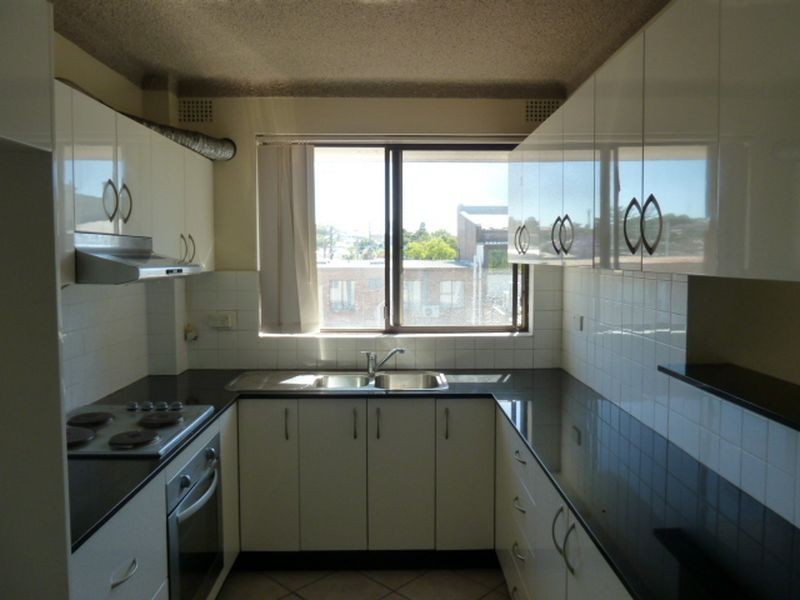 3/2-4 Macquarie Place, Mortdale NSW 2223