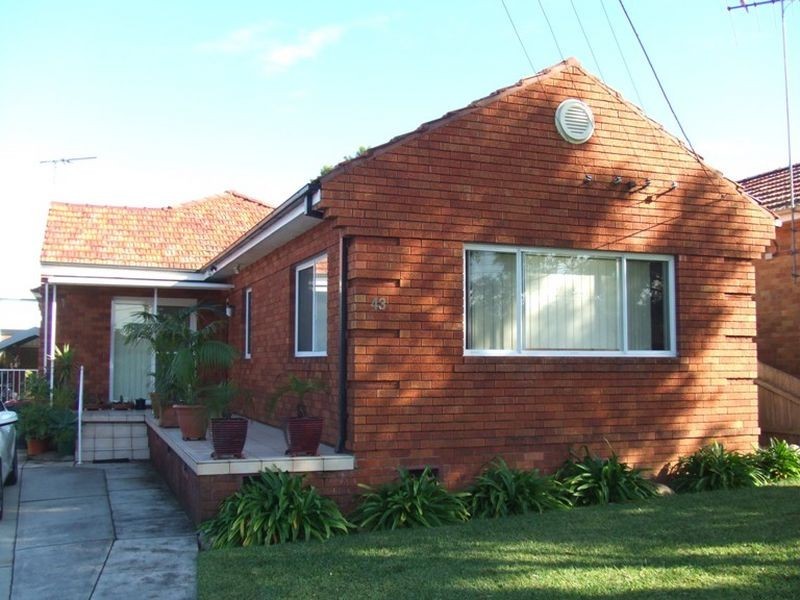 43 Arinya Street, Kingsgrove NSW 2208