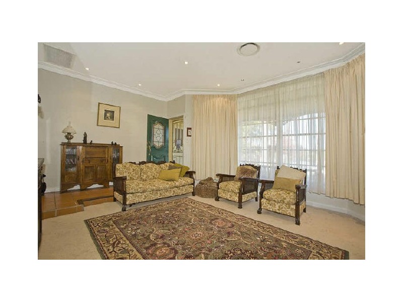 20 Balmoral Road, Mortdale NSW 2223