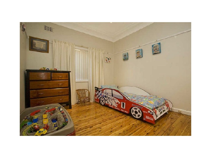 20 Balmoral Road, Mortdale NSW 2223