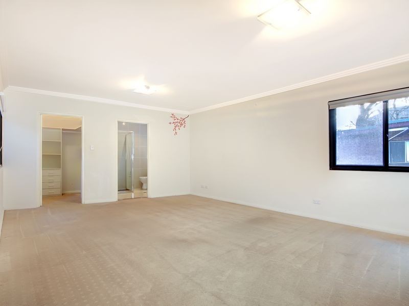 3/8 Collaroy Avenue, Peakhurst NSW 2210