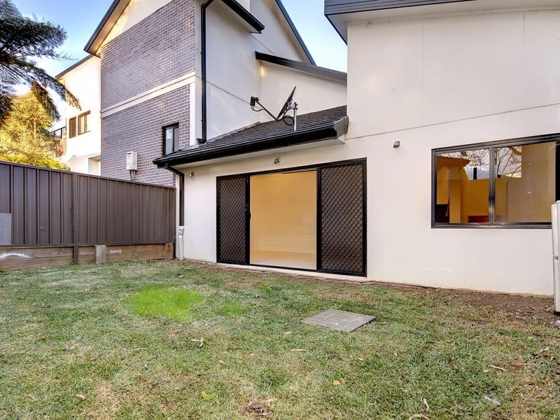 3/8 Collaroy Avenue, Peakhurst NSW 2210