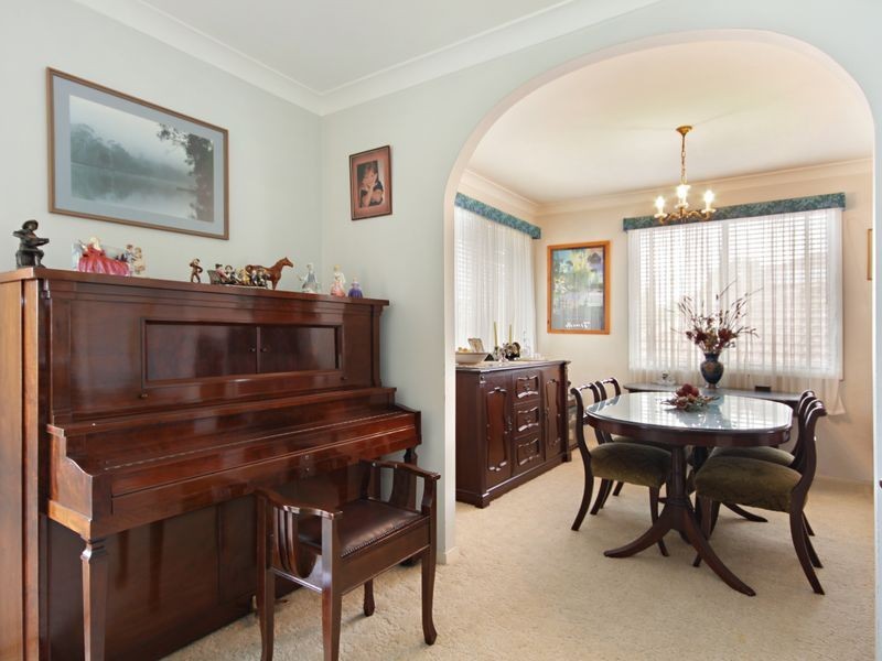 6 Bayview Road, Peakhurst Heights NSW 2210