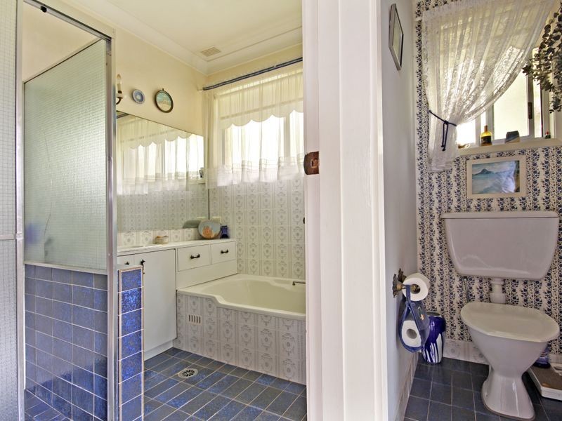 6 Bayview Road, Peakhurst Heights NSW 2210