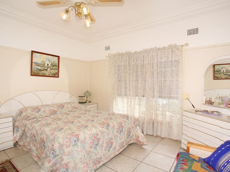 6 Boundary Road, Mortdale NSW 2223