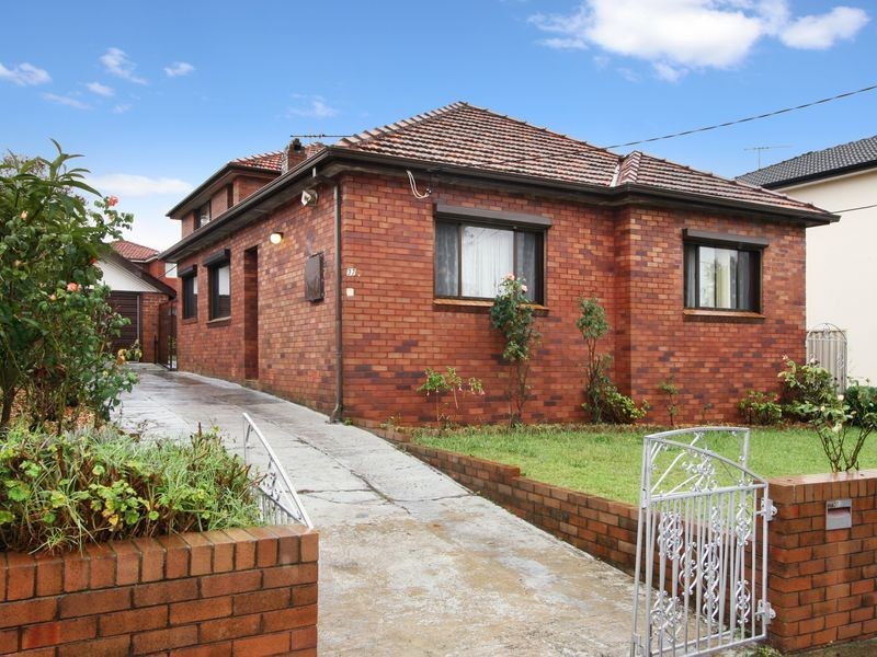 37 Proctor Avenue, Kingsgrove NSW 2208