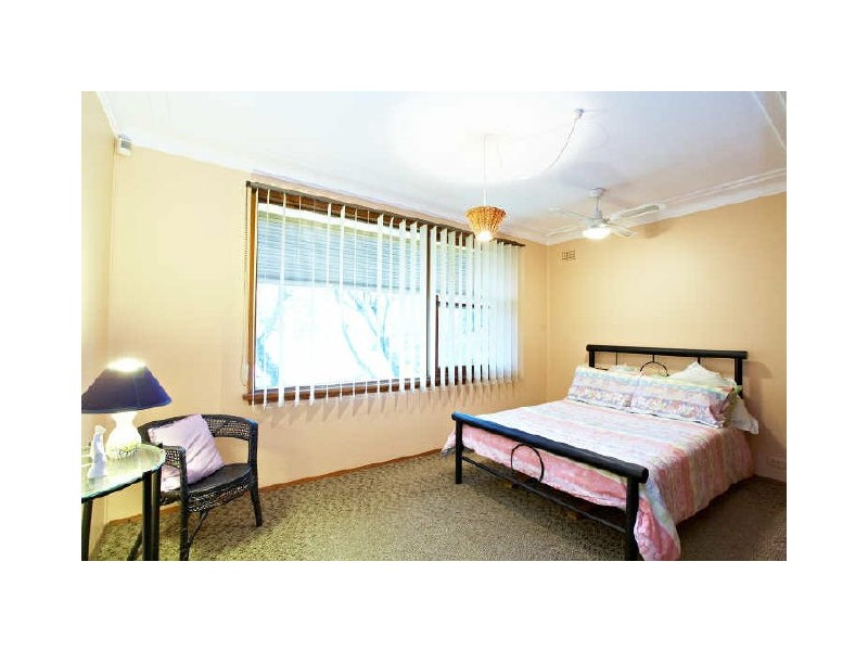 4 Katrina Place, Roselands NSW 2196