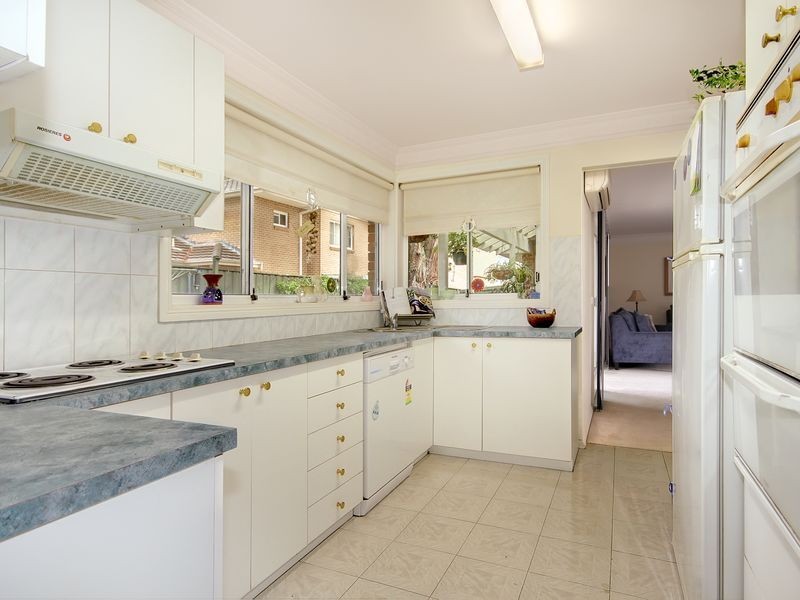2/28 Samuel Street, Peakhurst NSW 2210