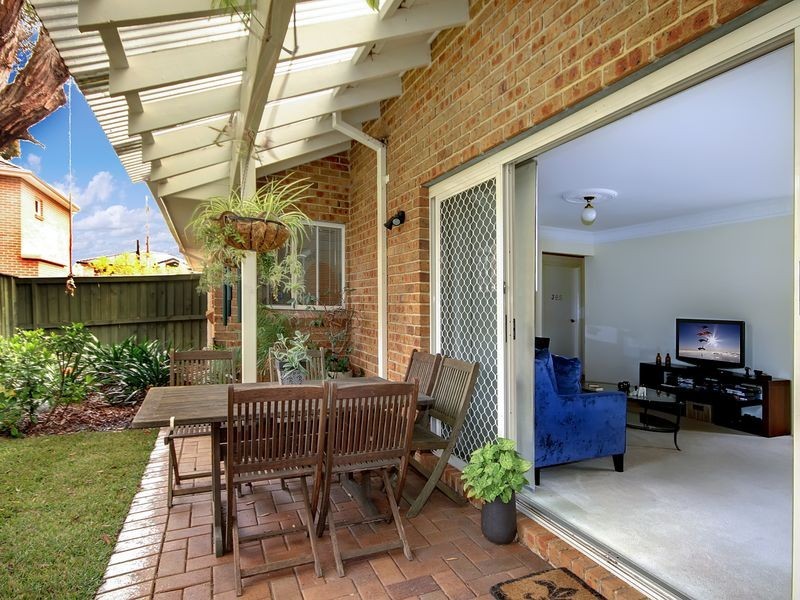 2/28 Samuel Street, Peakhurst NSW 2210