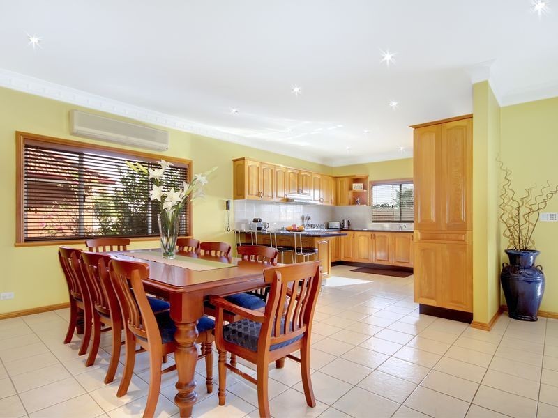 8 Meadowland Road, Peakhurst NSW 2210
