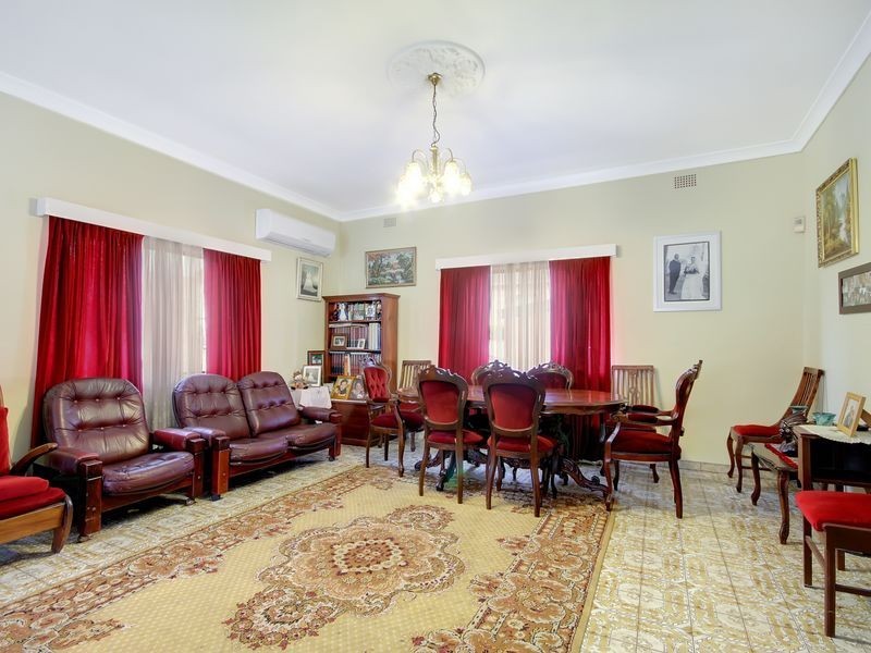 1 Macquarie Place, Mortdale NSW 2223