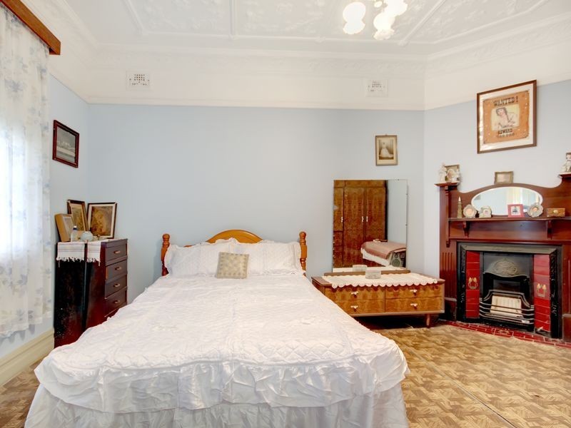 1 Macquarie Place, Mortdale NSW 2223