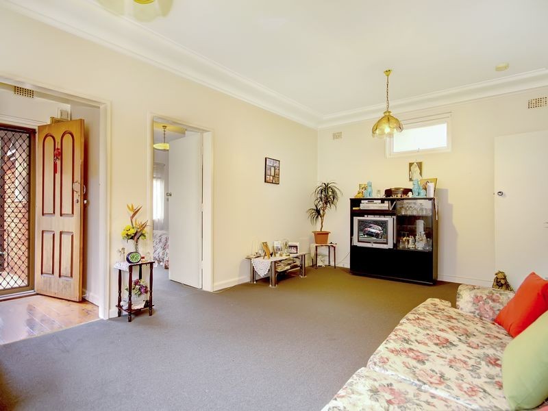 13 Macquarie Place, Mortdale NSW 2223