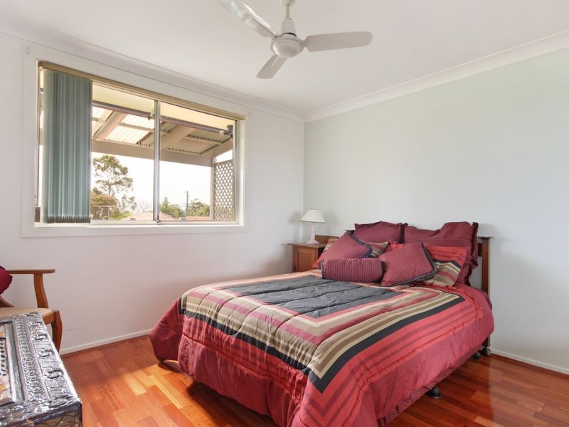 12 Milford Road, Peakhurst NSW 2210