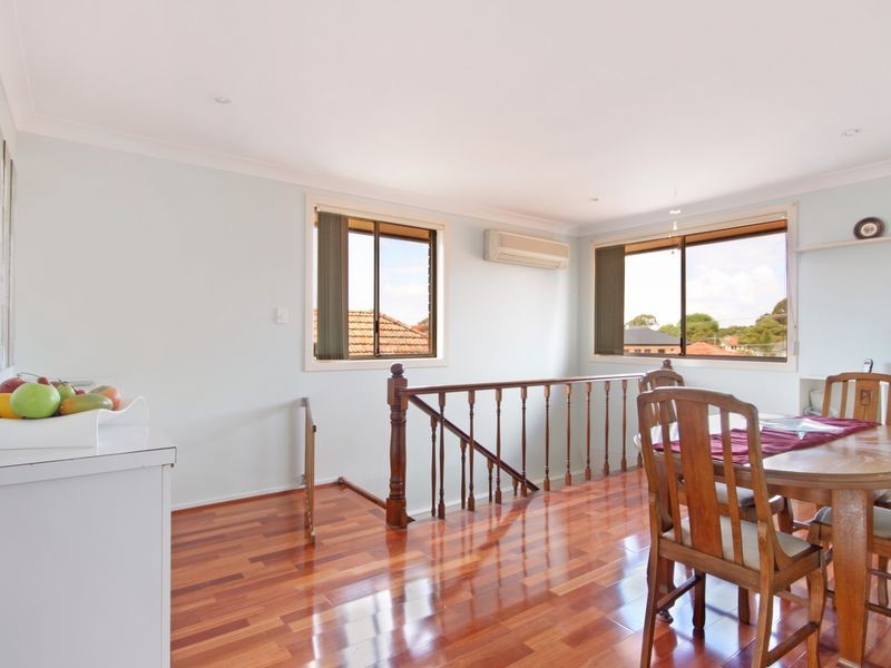 12 Milford Road, Peakhurst NSW 2210