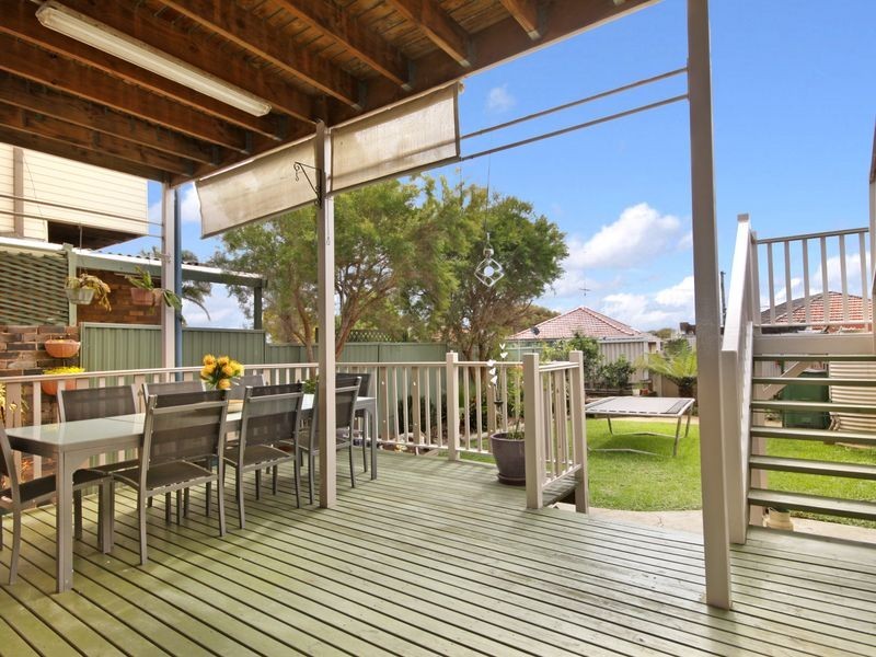 12 Milford Road, Peakhurst NSW 2210