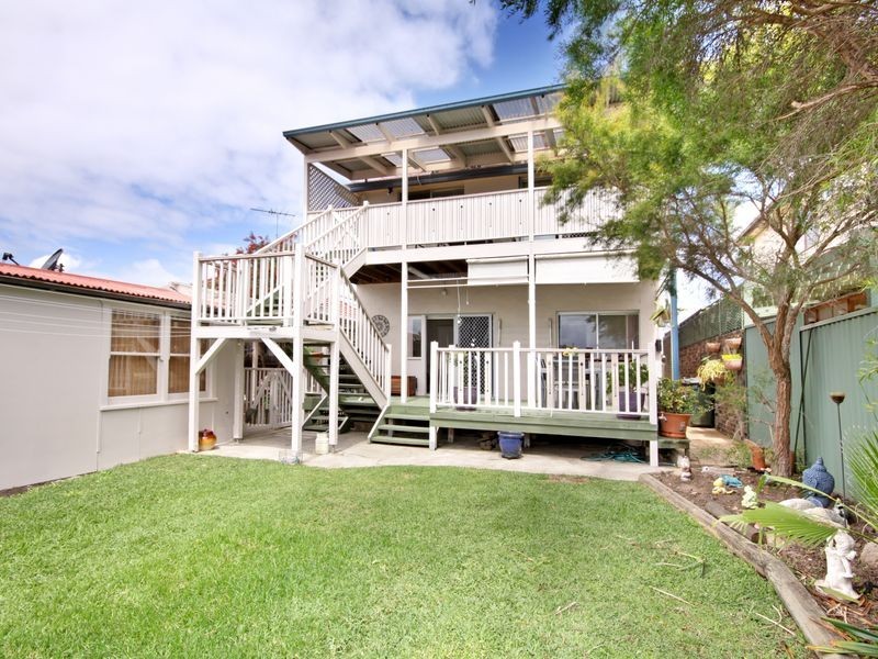 12 Milford Road, Peakhurst NSW 2210