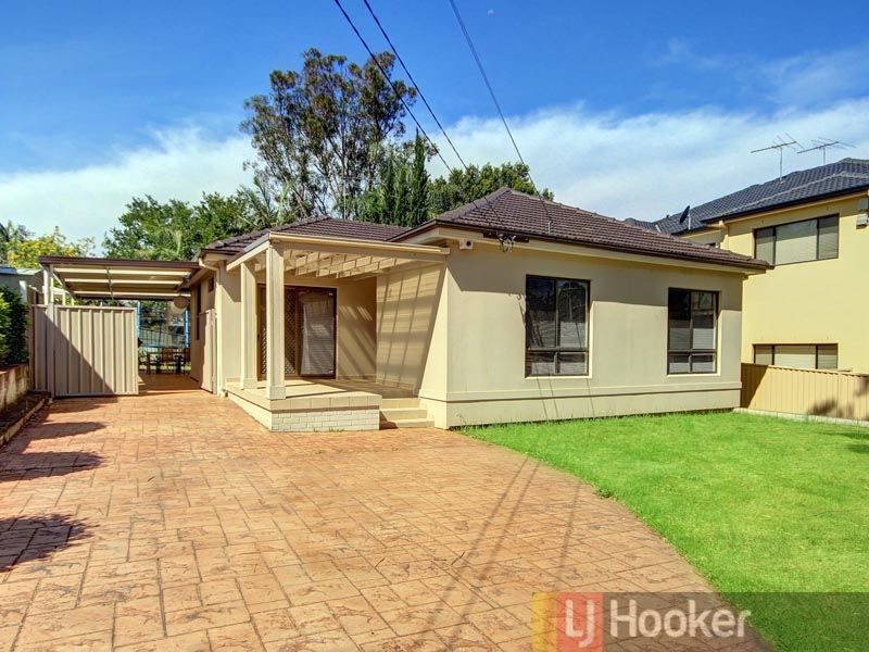 22 Hugh Avenue, Peakhurst NSW 2210