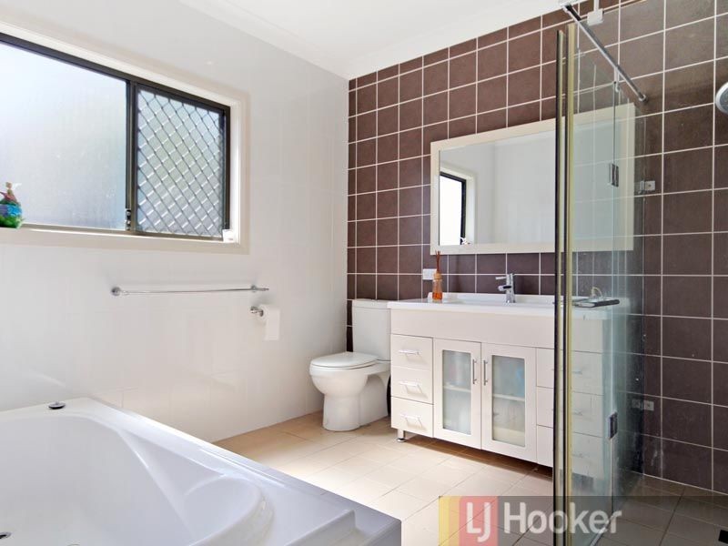 22 Hugh Avenue, Peakhurst NSW 2210