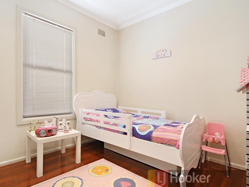 22 Hugh Avenue, Peakhurst NSW 2210