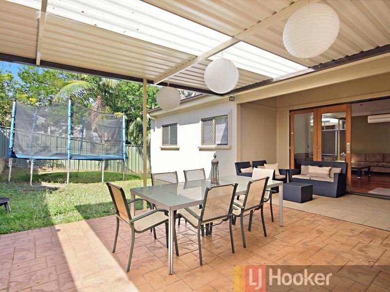 22 Hugh Avenue, Peakhurst NSW 2210