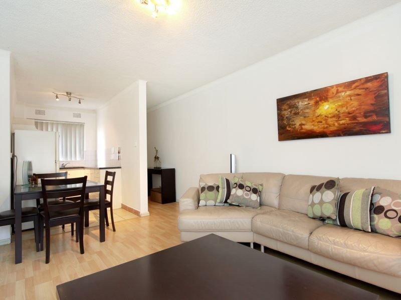 2/21 Romilly Street, Riverwood NSW 2210