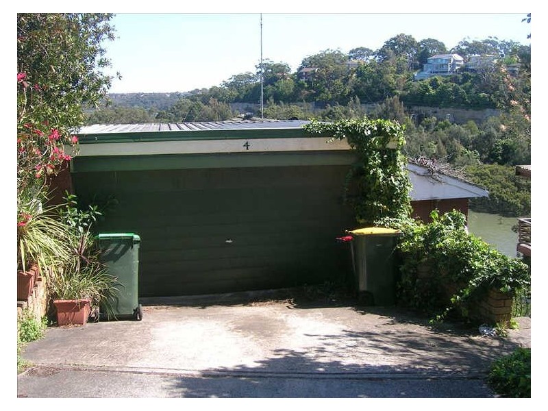 4 Dinjerra Crescent, Oatley NSW 2223