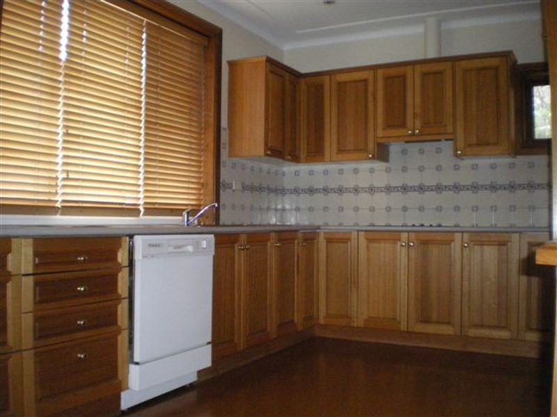 4 Dinjerra Crescent, Oatley NSW 2223