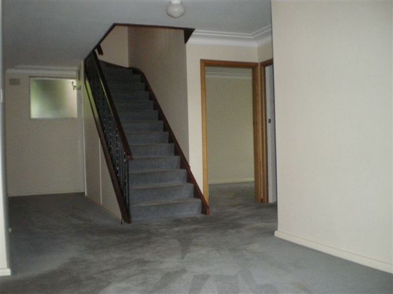 4 Dinjerra Crescent, Oatley NSW 2223