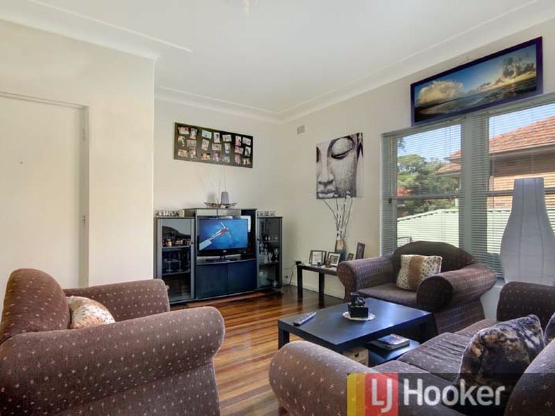 18 Baralga Crescent, Riverwood NSW 2210