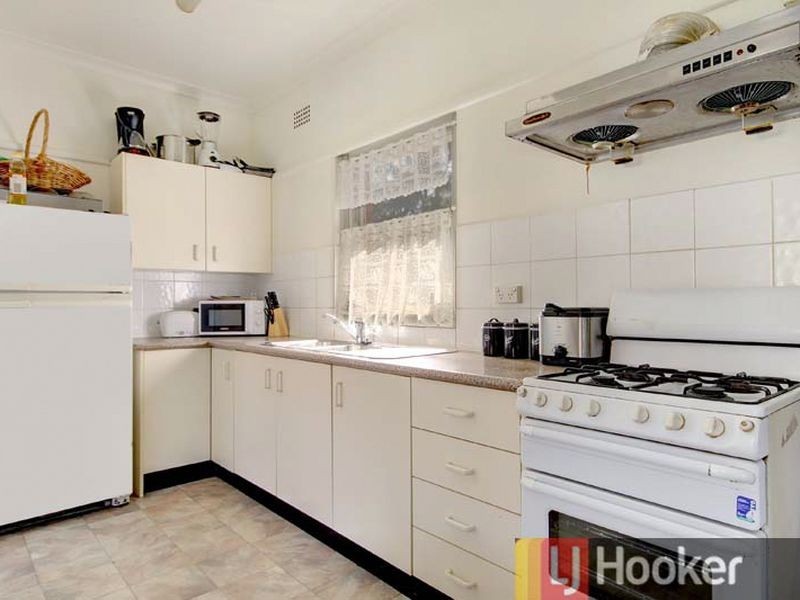 18 Baralga Crescent, Riverwood NSW 2210