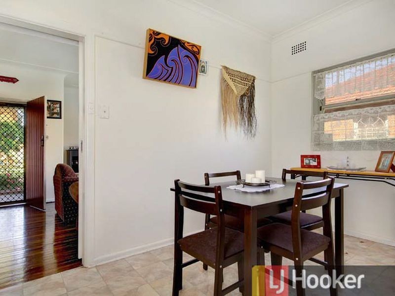 18 Baralga Crescent, Riverwood NSW 2210