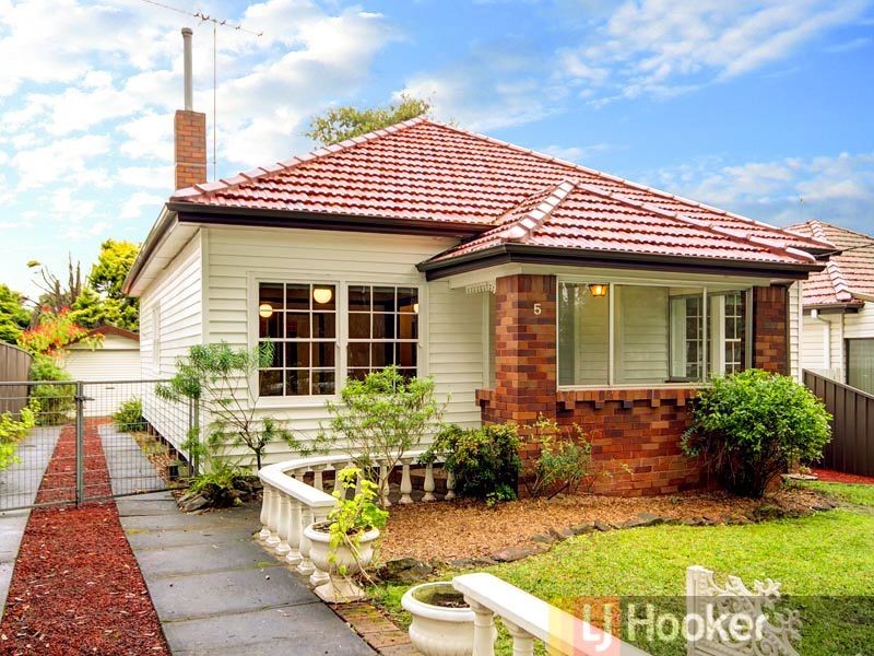 5 Trafalgar Street, Peakhurst NSW 2210