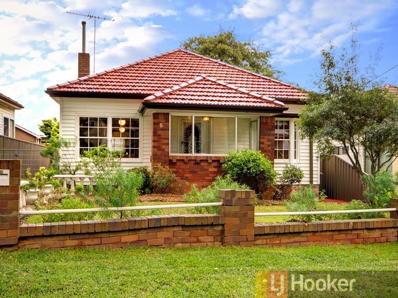 5 Trafalgar Street, Peakhurst NSW 2210