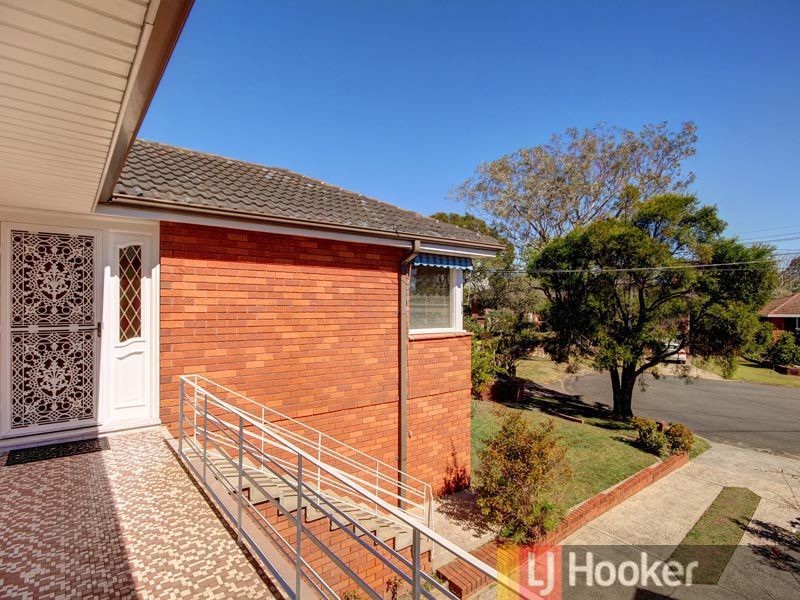 18 Illinga Place, Lugarno NSW 2210