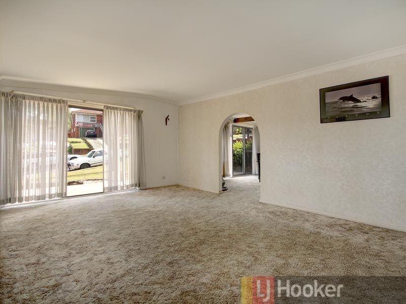 3 Loville Avenue, Peakhurst Heights NSW 2210