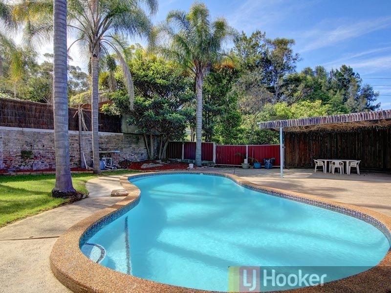 3 Loville Avenue, Peakhurst Heights NSW 2210