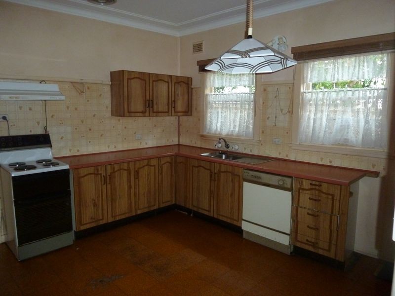 8 Boundary Road, Mortdale NSW 2223