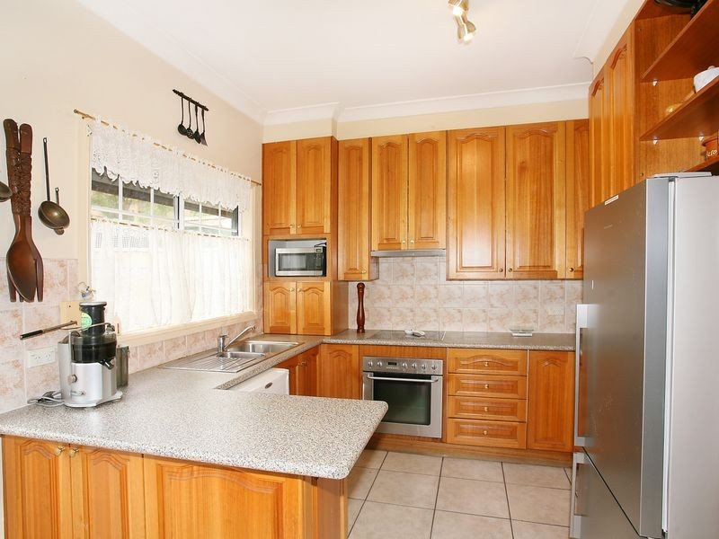 6 Boundary Road, Mortdale NSW 2223