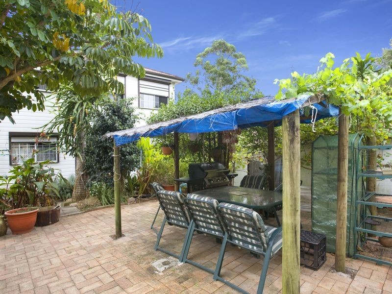 6 Boundary Road, Mortdale NSW 2223