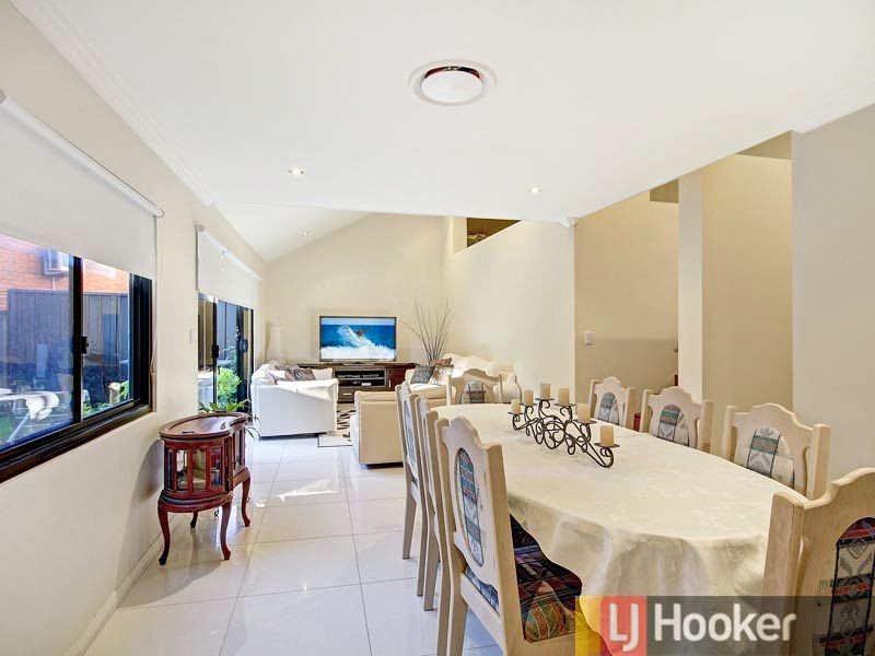 3/8 Collaroy Avenue, Peakhurst NSW 2210