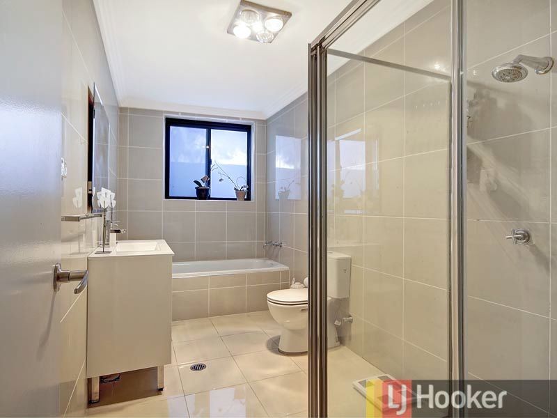 3/8 Collaroy Avenue, Peakhurst NSW 2210