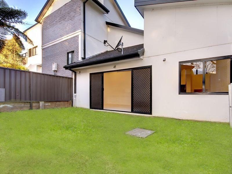 3/8 Collaroy Avenue, Peakhurst NSW 2210