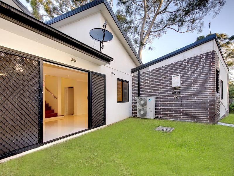 3/8 Collaroy Avenue, Peakhurst NSW 2210